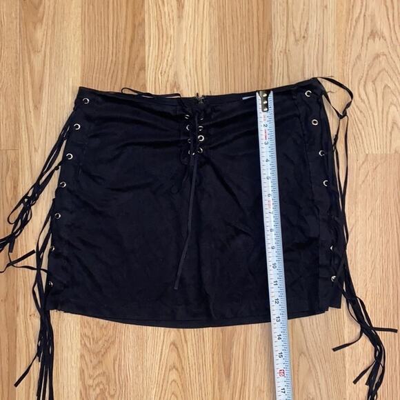 Tobi lace up black soft skirt size small - Picture 10 of 10